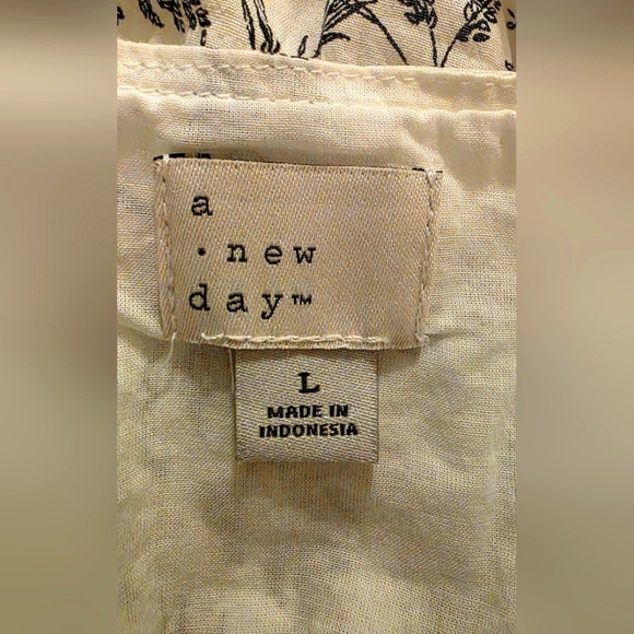 A New Day White Floral Midi Dress with Belt-Size Large- NWOT-🤍🖤 - Picture 5 of 6